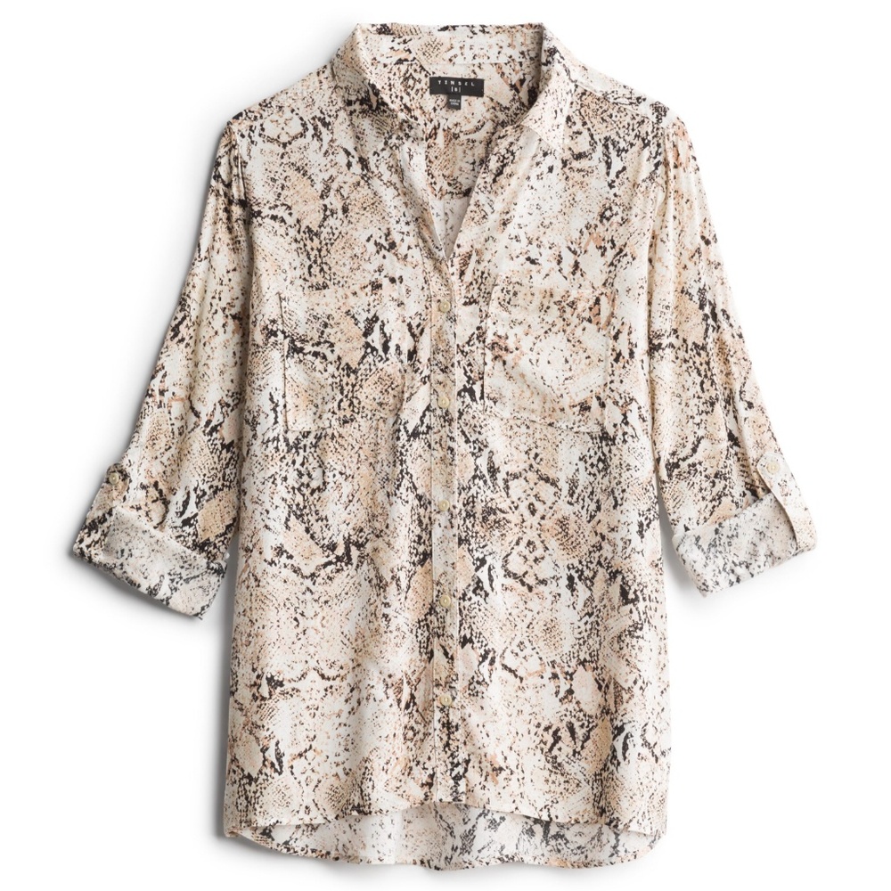 Snakeskin print blouse 🎉